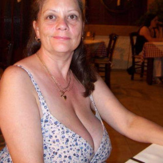 Leuke vrouw wil nieuwe mensen ontmoeten