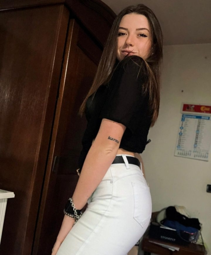 Vrouw voor gezellig contact en liefde